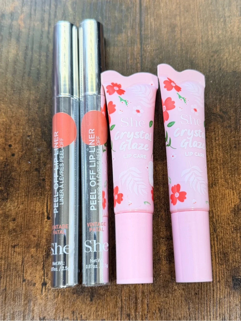 2 Crystal Glaze Lip Cares in Shade 2 & 2 Peel-Off VINTAGE PATAL Lip Liners Set